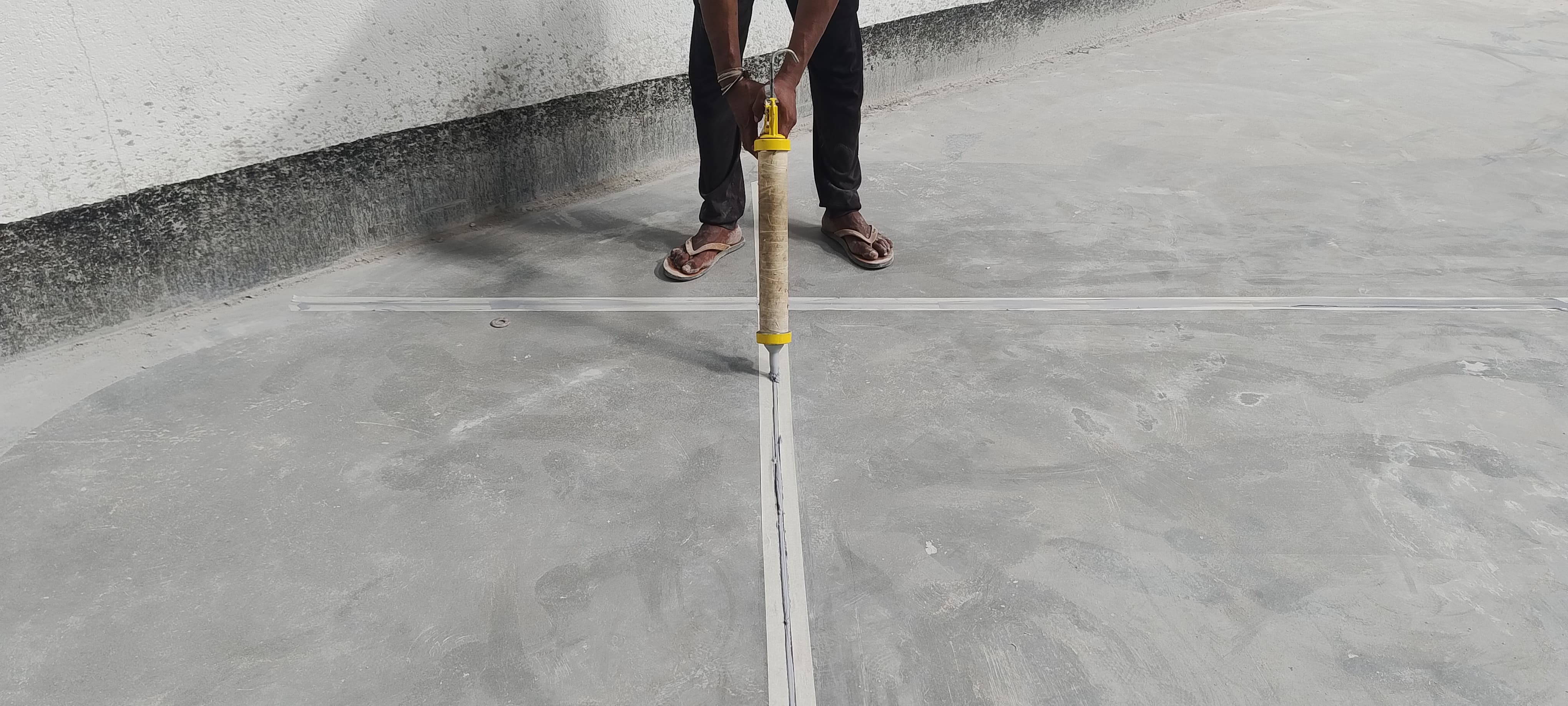 Role of groove filling in Laser screed Concrete flooring.jpg